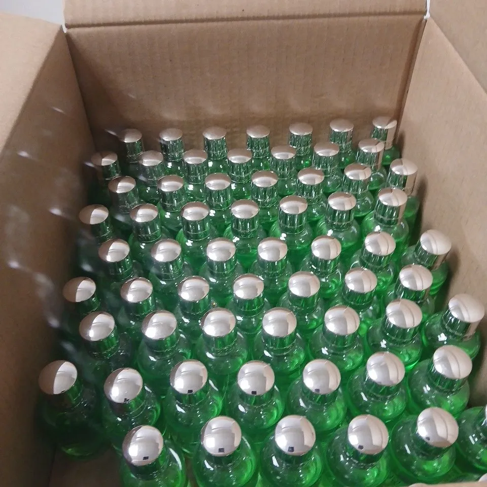 BOX OF APPROXIMATELY 70 X MOLTEN BROWN FRESHMINT MOUTH WASH - 30 ML