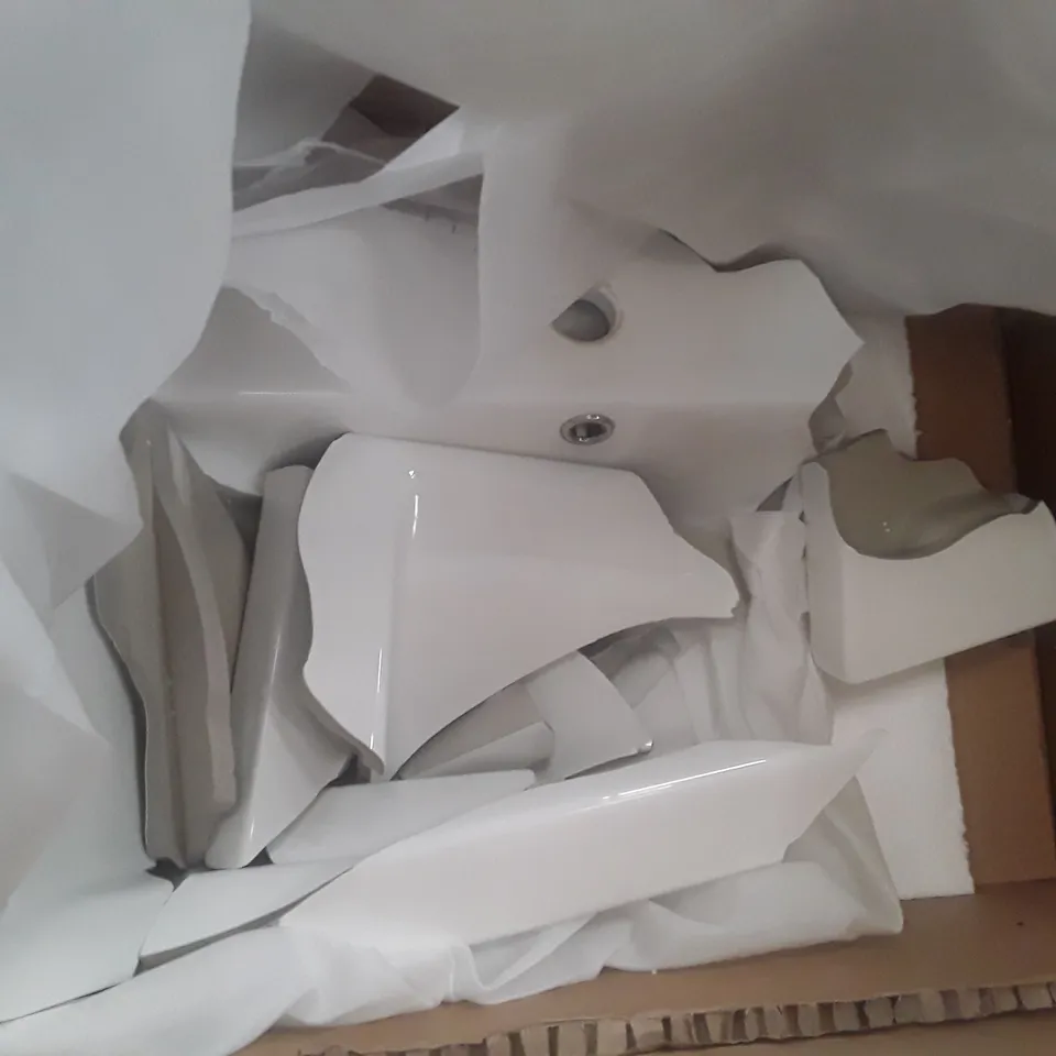 BOXED DESIGNER WHITE CERAMIC BASIN DAMAGED 
