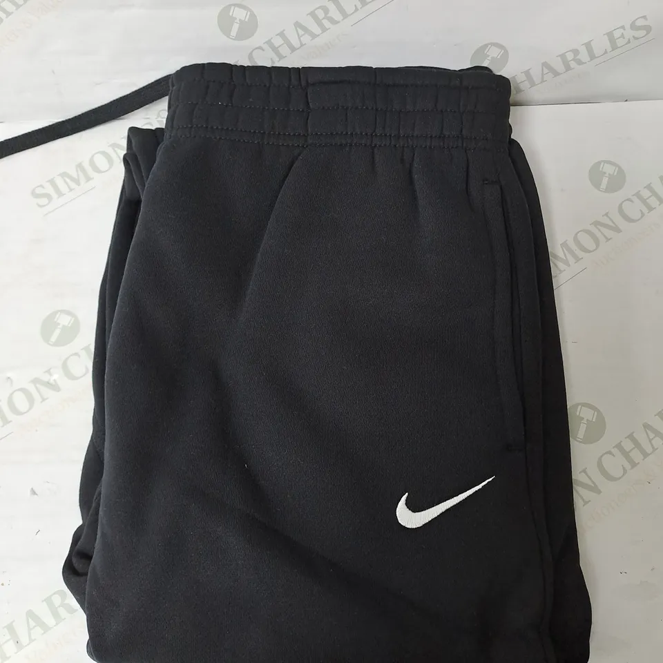 NIKE STANDARD FIT BLACK PANTS - XL