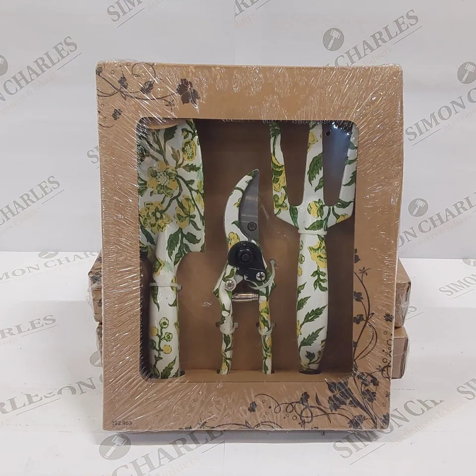 THREE BRAND NEW GARDENING SETS 