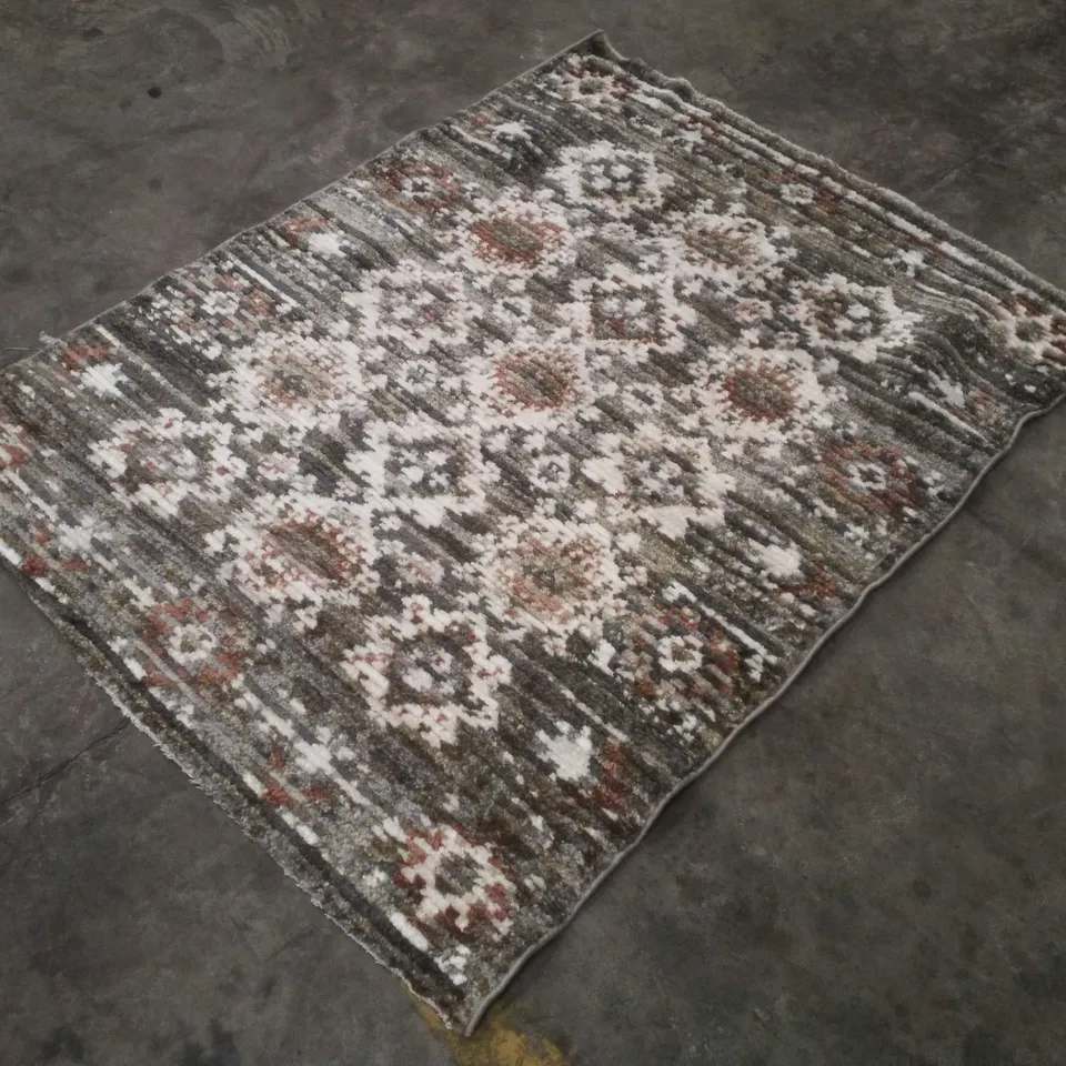 QUALITY DESIGNER AREA RUG APPROXIMATELY 120×160CM