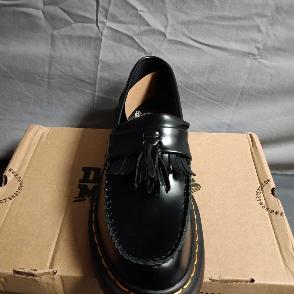 BOXED PAIR OF DR. MARTENS BLACK LEATHER TASSEL LOAFERS – MEN’S SHOES - UK SIZE 8