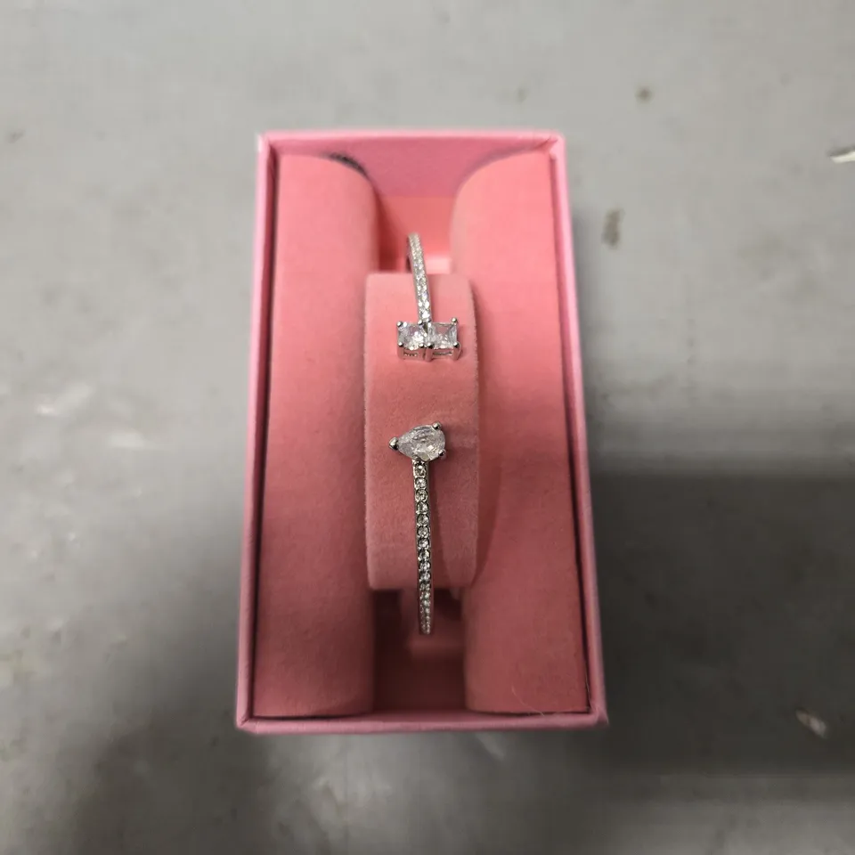BOXED SWAROVSKI MESMERA WHITE CRYSTAL BRACELET 