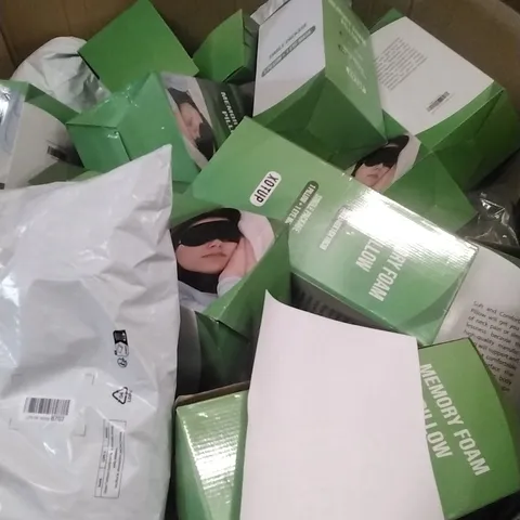 A PALLET CONTAINING A LARGE QUANTITY OF ASSORTED PILLOWS AND SIMILAR PRODUCTS ETC