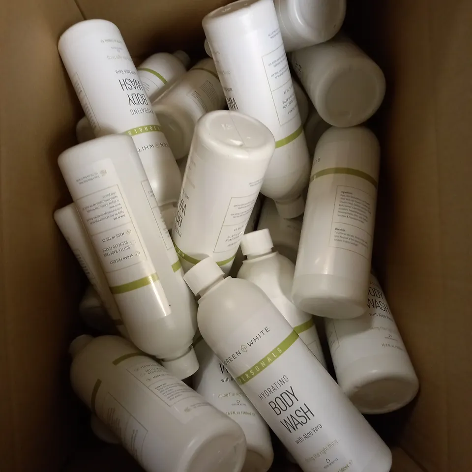 BOX OF APPROX 30 GREEN N WHITE HYDRATING BODY WASH - COLLECTION ONLY