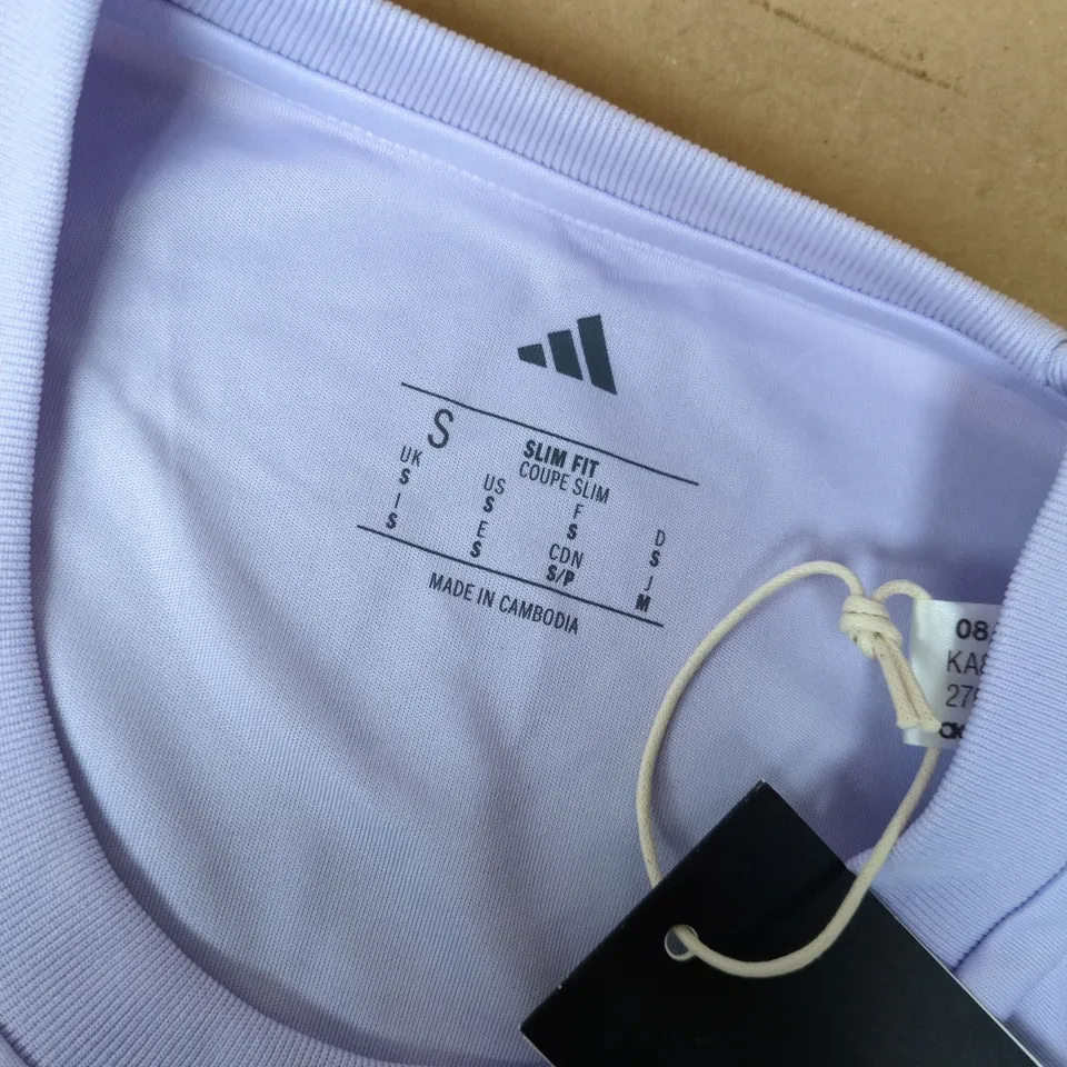 ADIDAS MANCHESTER UNITED TRAINING JERSEY - SMALL