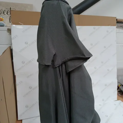 INNOVATORS EASY UP 2.7M UMBRELLA- GRAPHITE - COLLECTION ONLY