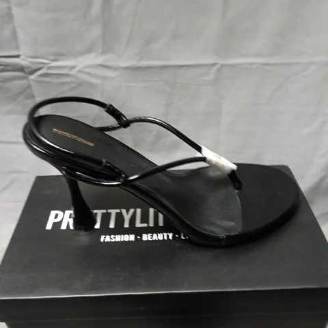 BOXED PRETTYLITTLETHING BLACK STRAPPY SANDALS WOMEN'S SHOES - UK 6