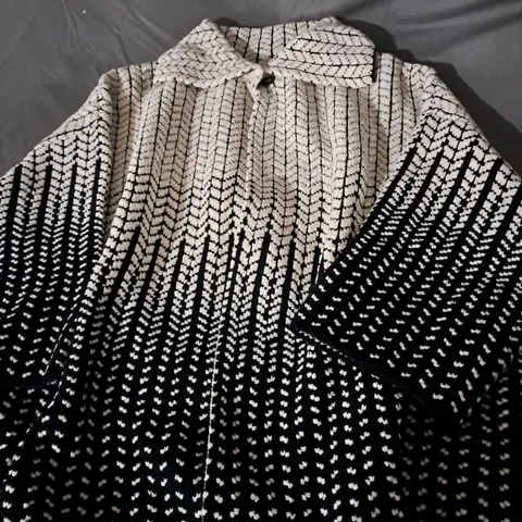 WYNNE COLLECTION OMBRE KNITTED JACKET SIZE M