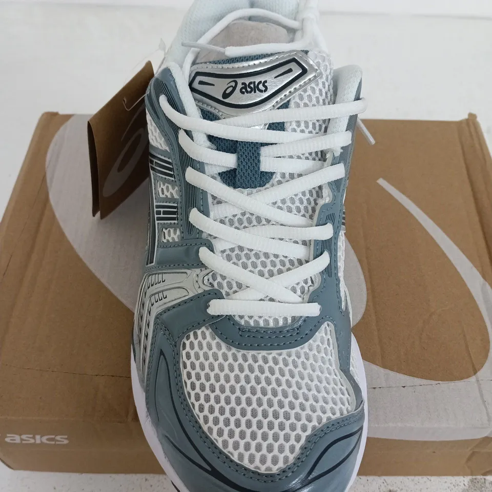 OASICS GEL-KAYANO 14 (WHITE/FJORD GREY) SIZE 8.5