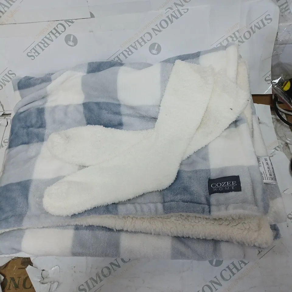 COZEE HOME THROW AND SOCK SET