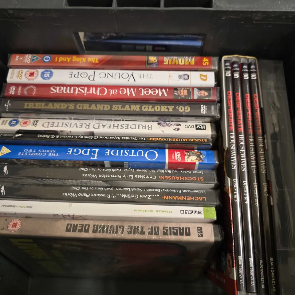 LOT OF APPROXIMATELY 25 ASSORTED MEDIA ITEMS TO INCLUDE THE OFFICE BOX SET, LIFE SEASON 2 AND THE GIRL TRILOGY