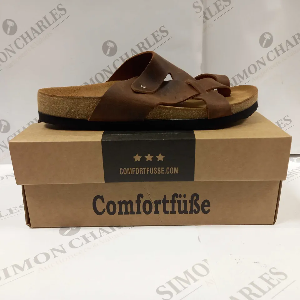 BOXED PAIR OF COMFORTFUSSE SANDALS uk size 7