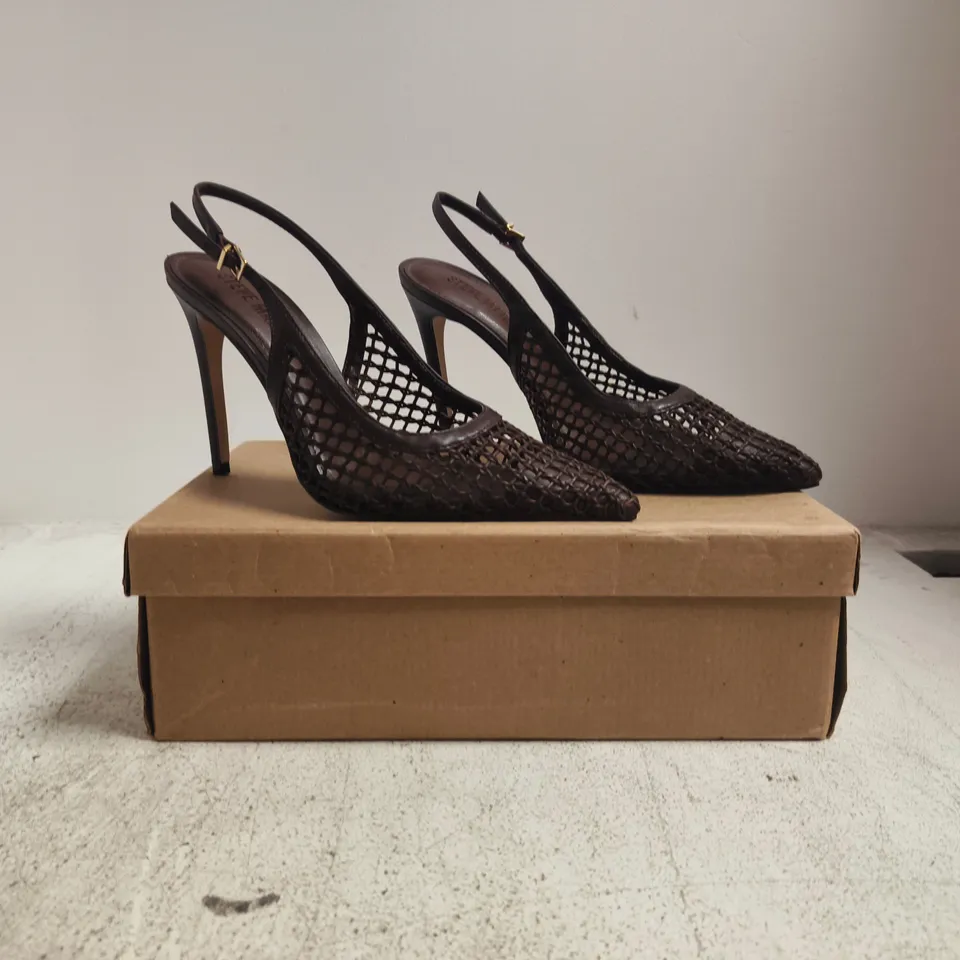 BOXED PAIR OF STEVE MADDEN POINTED TOE STILETTO HEELS IN CHOCOLATE SIZE UK 7.5