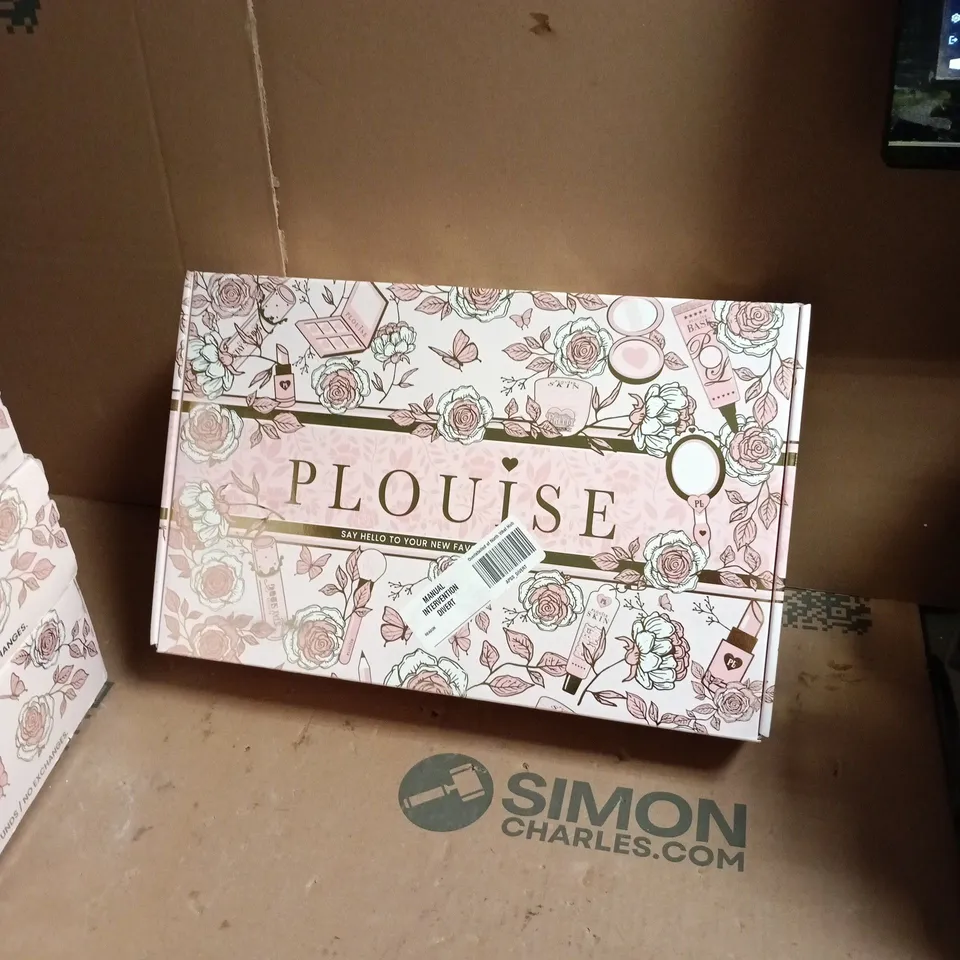 BOXED PLOUISE ASSORTED COSMETIC GIFT BOX 