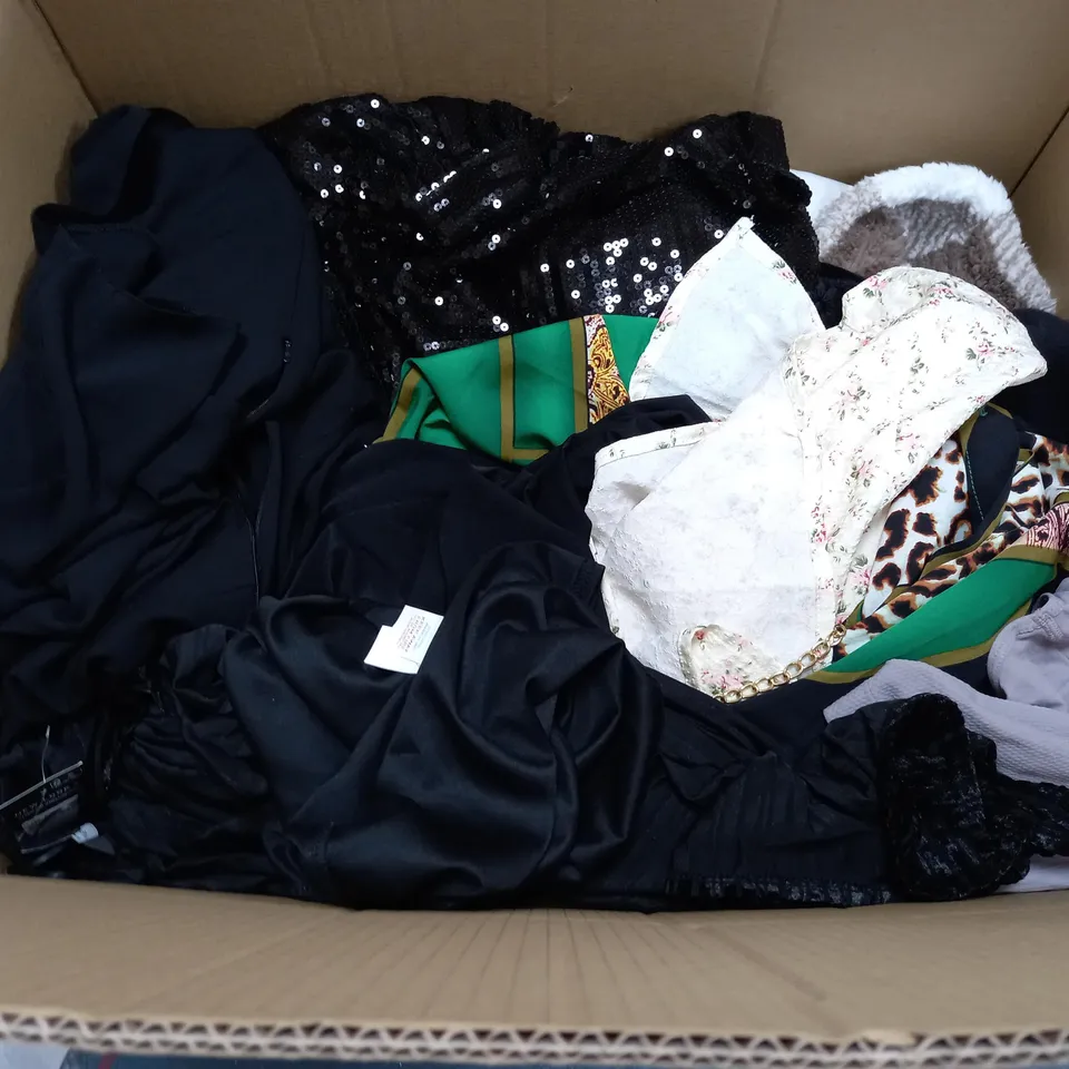 LARGE QUANTITY OF ASSORTED CLOTHING ITEMS TO INCLUDE MNG, NEW LOOK AND ZARA