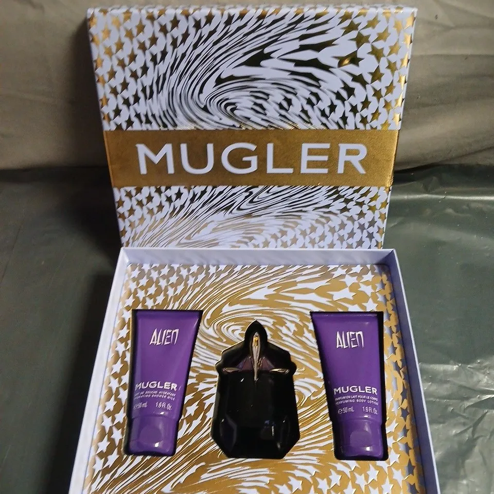 MUGLER ALIEN GIFT SET – FRAGRANCE WITH TWO BODY PRODUCTS