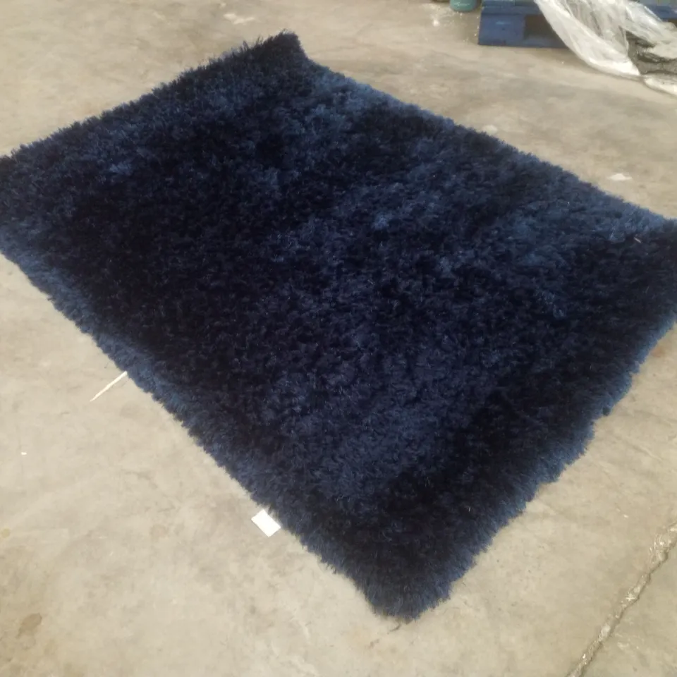QUALITY DESIGNER AREA RUG APPROXIMATELY 120×170CM