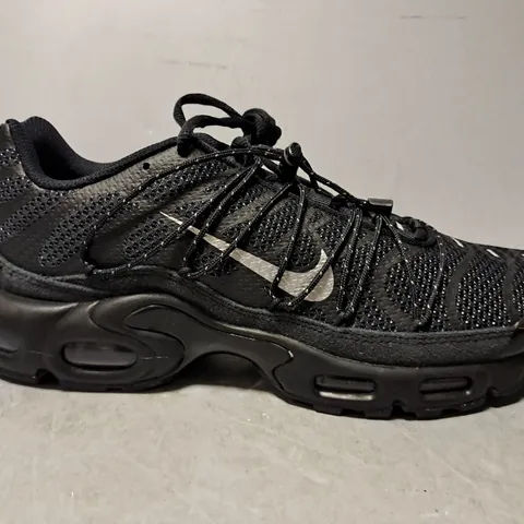 NIKE AIR TN BLACK TRAINERS - UK 9 