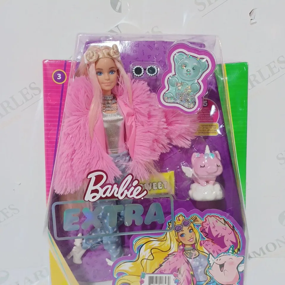 BARBIE EXTRA COLLECTIBLE DOLL