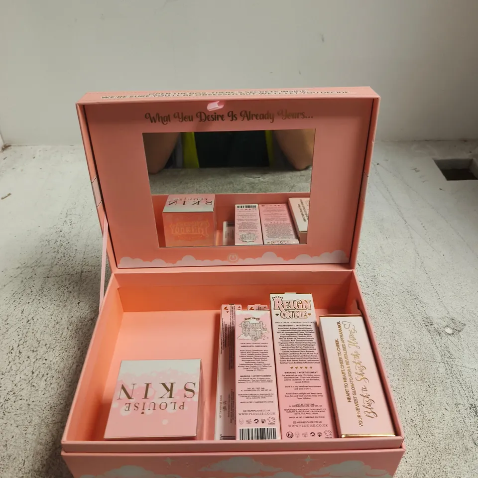 PLOUISE FULFILLING DREAMS MAKE-UP SET – PINK BOX