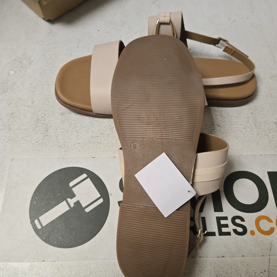 JD WILLIAMS BEIGE STRAPPY SANDALS WITH GOLD BUCKLE – WOMEN'S UK9