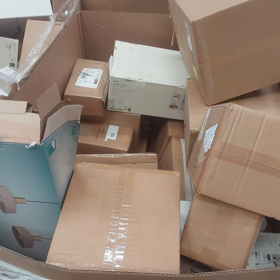 PALLET CONTAINING A VERY LARGE QUANTITY OF ASSORTED DESIGNER LIGHTING PRODUCTS INCLUDING: CLEMENTINE TABLE LAMP, BELDI TABLE LAMP, AMALFI TABLE LAMP, PRESTON PLUSH CEILING LIGHT ECT