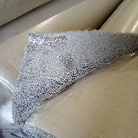 ROLL OF QUALITY SEATTLE CARPET // APPROX SIZE: 4 x 5.6m