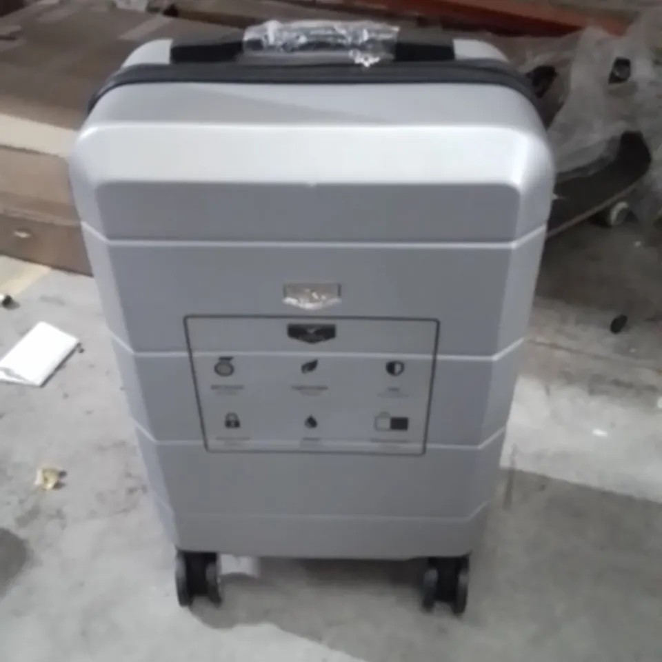 LUGG TRAVEL SUITCASE SILVER 