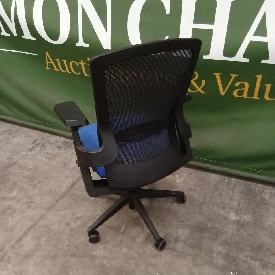 OFFICE CHAIR WITH MESH BACK - BLACK/BLUE