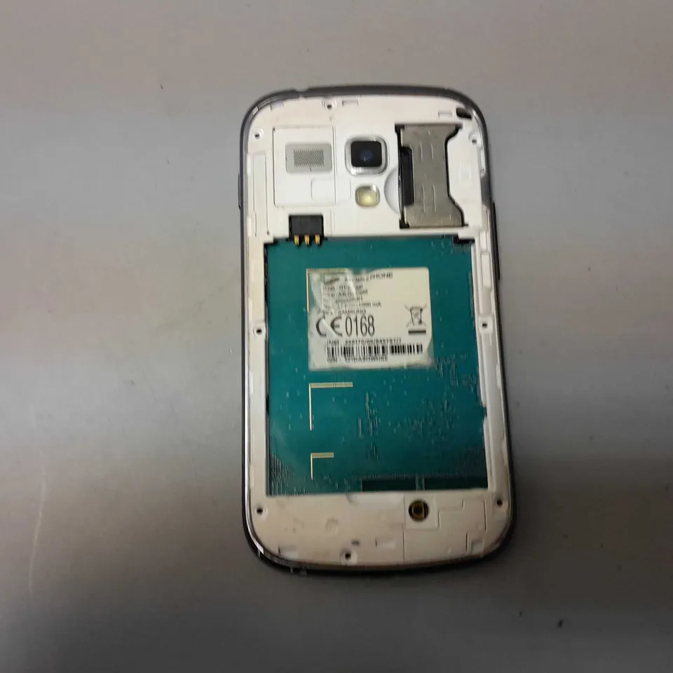 SAMSUNG GT-S7560
