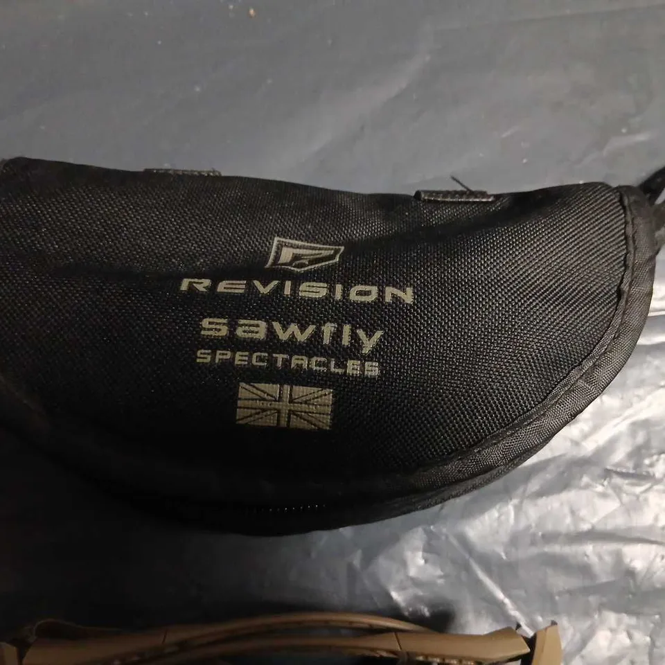 REVISION SAWFLY SPECTACLES – PROTECTIVE EYEWEAR WITH CASE