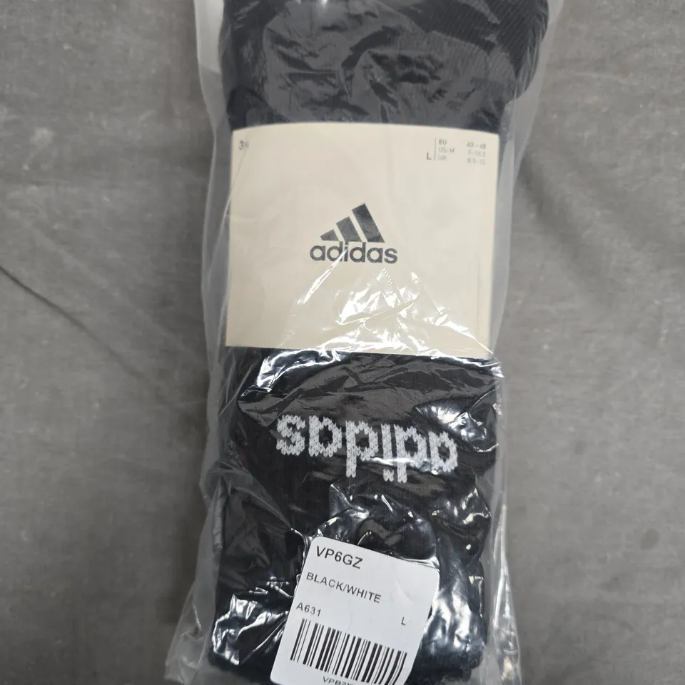 BAGGED ADIDAS 3 PACK OF CREW SOCKS IN BLACK - UK L