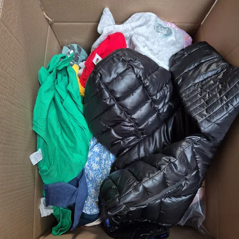 BOX OF APPROXIMATELY 20 ASSORTED KIDS CLOTHING ITEMS TO INCUDE - BAG, PYJAMAS, DRESS, ETC