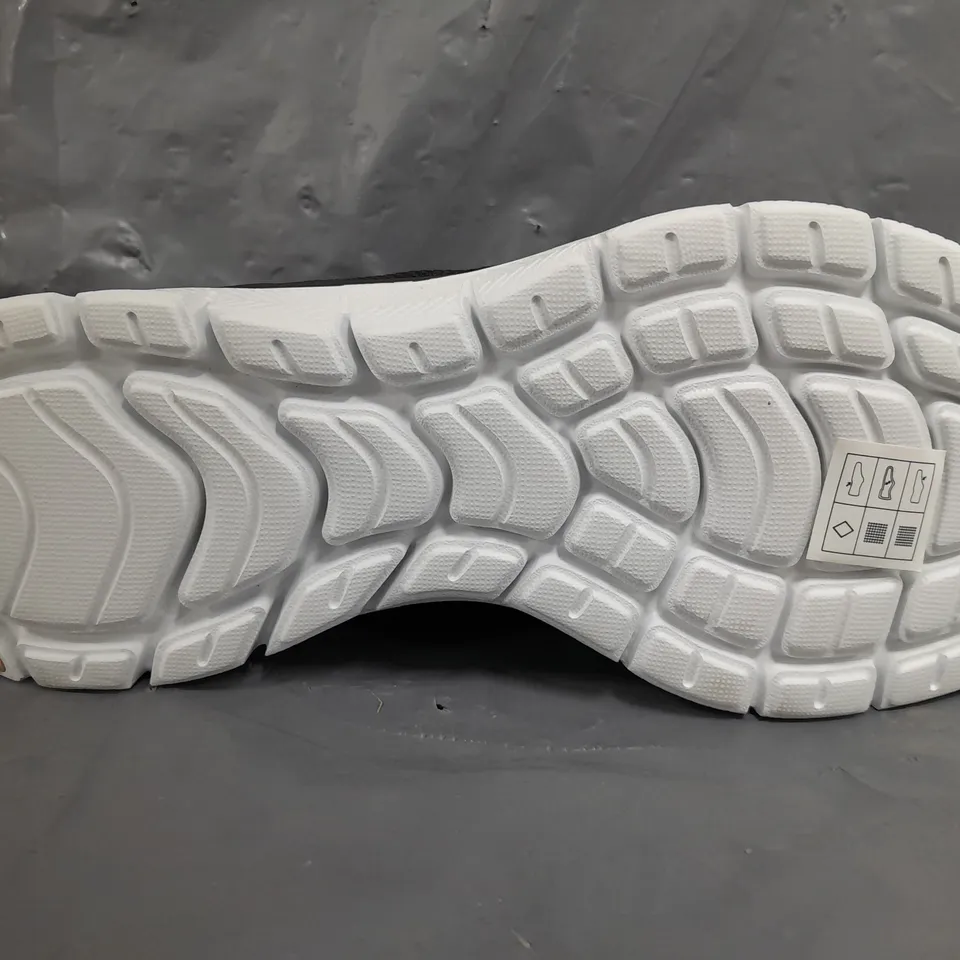 SKECHERS FLEX-LITE TRAINERS IN BLACK - SIZE UK 5.5