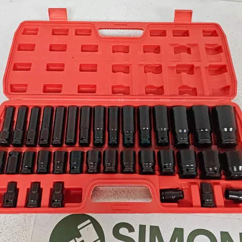SOCKET SET IN RED CASE – 1/2" DRIVE (TOOLS & EQUIPMENT)