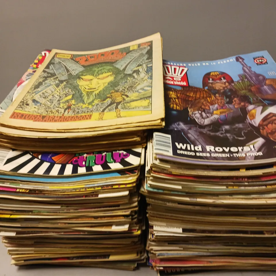 LARGE QUANTITY OF ASSORTED 2000 AD COMIC BOOKS 