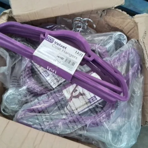 BOX CONTAINING A LARGE QUANTITY OF BRAND NEW VELVET COAT HANGERS