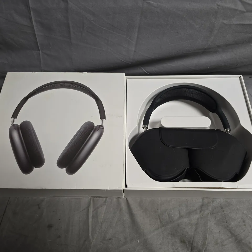 BOXED APPLE AIRPODS MAX HEADPHONES