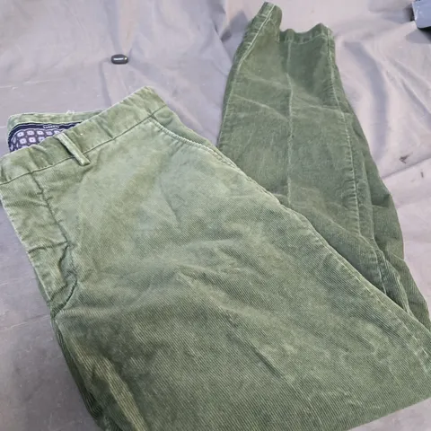 HACKETT PIGMENT CORD CHINO TROUSERS β FERN GREEN, UK 34L