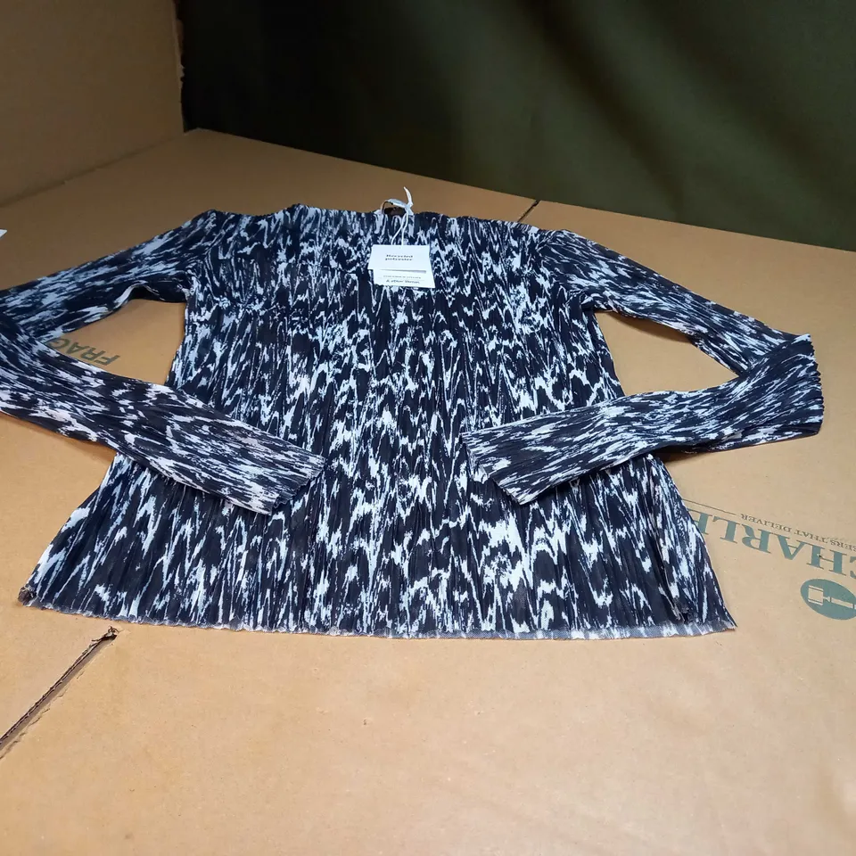 &OTHERSTORIES BLACK/WHITE MESH TOP - XS