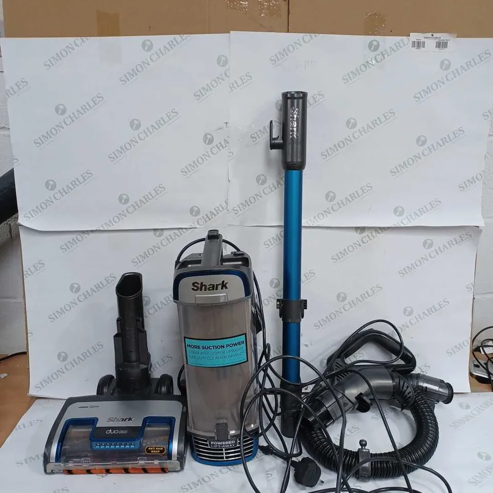 SHARK ANTI HAIR WRAP UPRIGHT PET-HAIR VACUUM