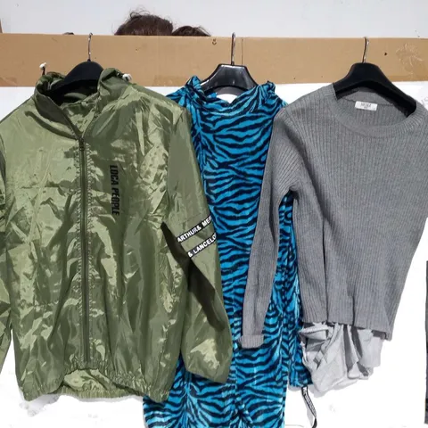 APPROXIMATELY 8 ITEMS OF ASSORTED CLOTING TO INCLUDE; LOCA PEOPLE, PRETTY LITTLE THINGS, NOCOLE AND ZARA