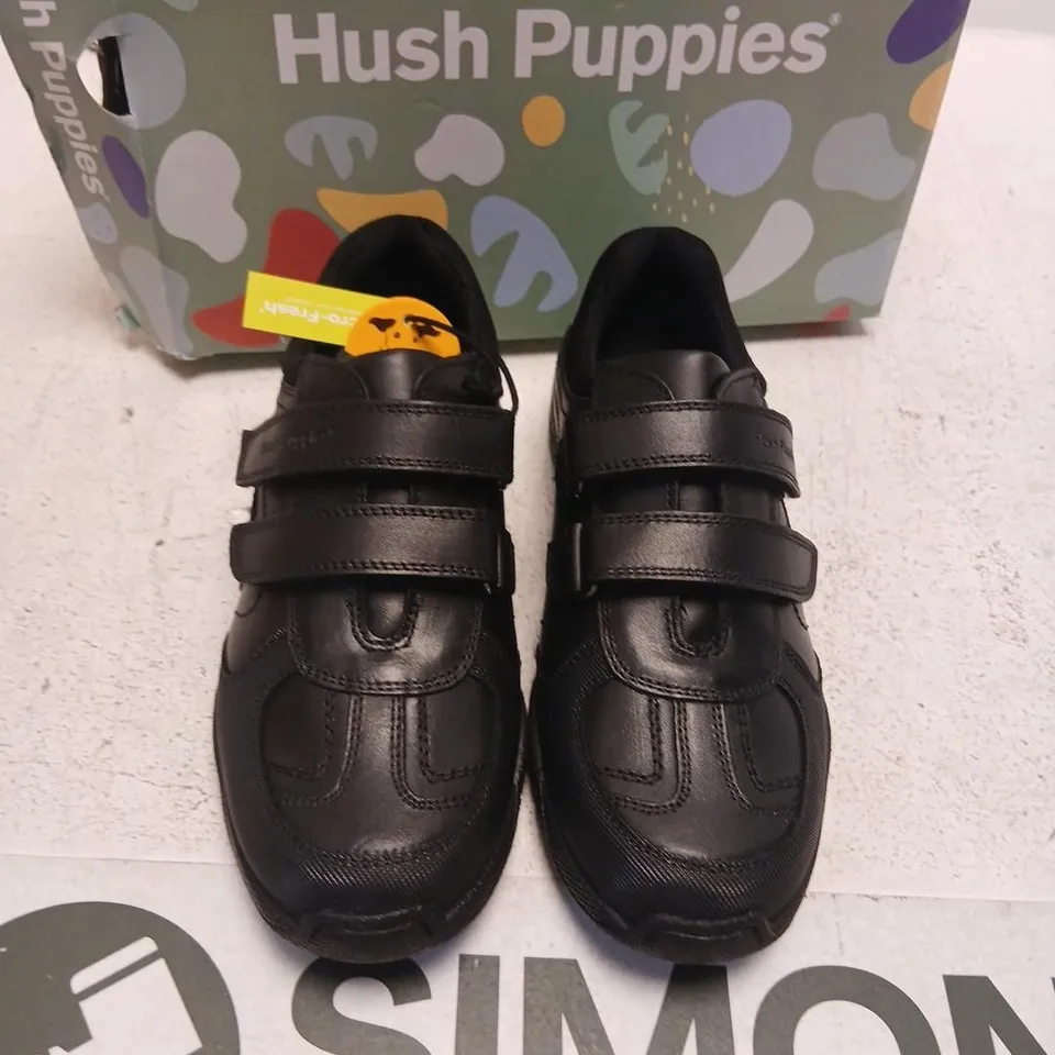 HUSH PUPPIES BLACK VELCRO TRAINERS – UK SIZE 4