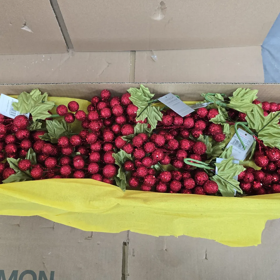 GISELA GRAHAM RED GLITTER BERRY CHRISTMAS TREE DECORATIONS BOX OF APPROXIMATELY 20PCS 