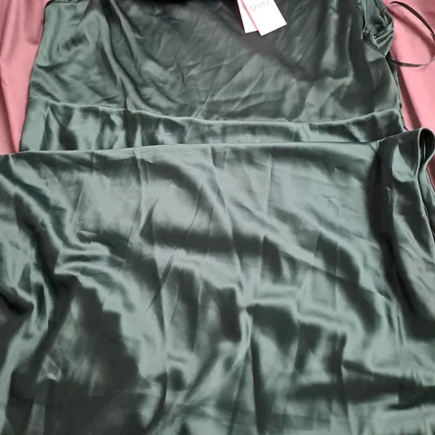 QUIZ CURVE SATIN RUCHED MIDI DRESS, BOTTLE GREEN - SIZE 26