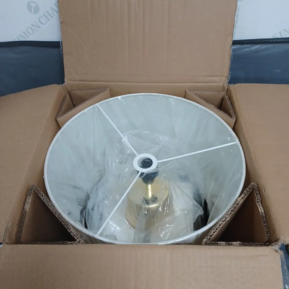 MICHELLE KEEGAN TEXTURED CERAMIC TABLE LAMP RRP £50