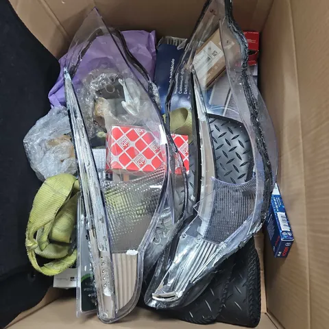 BOX OF ASSORTED CAR PARTS AND ACCESSORIES TO INCLUDE  HEAD LIGHT COVERS - TOOLS FLOOR MATS / COLLECTION ONLY 
