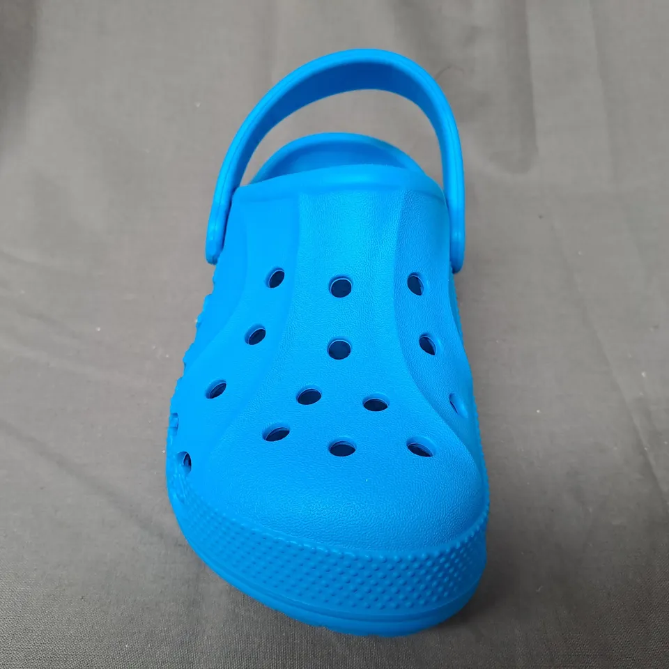 PAIR OF CROCS KIDS BAYA CLOGS IN BLUE UK SIZE 13