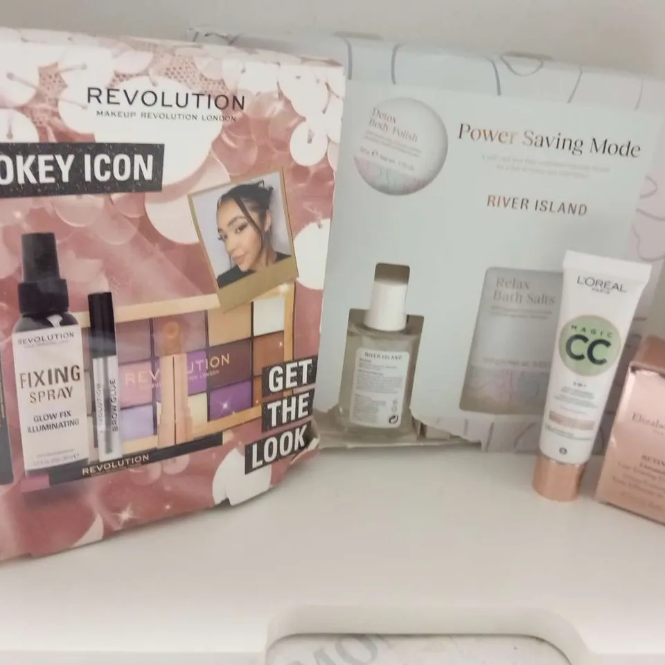 FOUR ASSORTED PRODUCTS TO INCLUDE; REVOLUTION, RIVER ISLAND AND ELIZABETH ARDEN